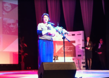 Joanna Cywińska odbiera nagrody w imieniu aktorek, twórców i produkcji